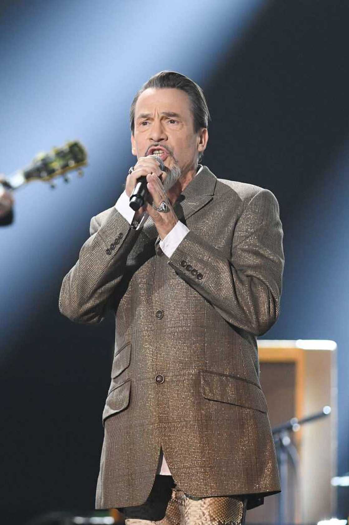 Singer Florent Pagny performs during the 33rd "Les Victoires De La Musique" at La Seine Musicale on February 9, 2018 in Boulogne-Billancourt, France. (Photo by Stephane Cardinale - Corbis)