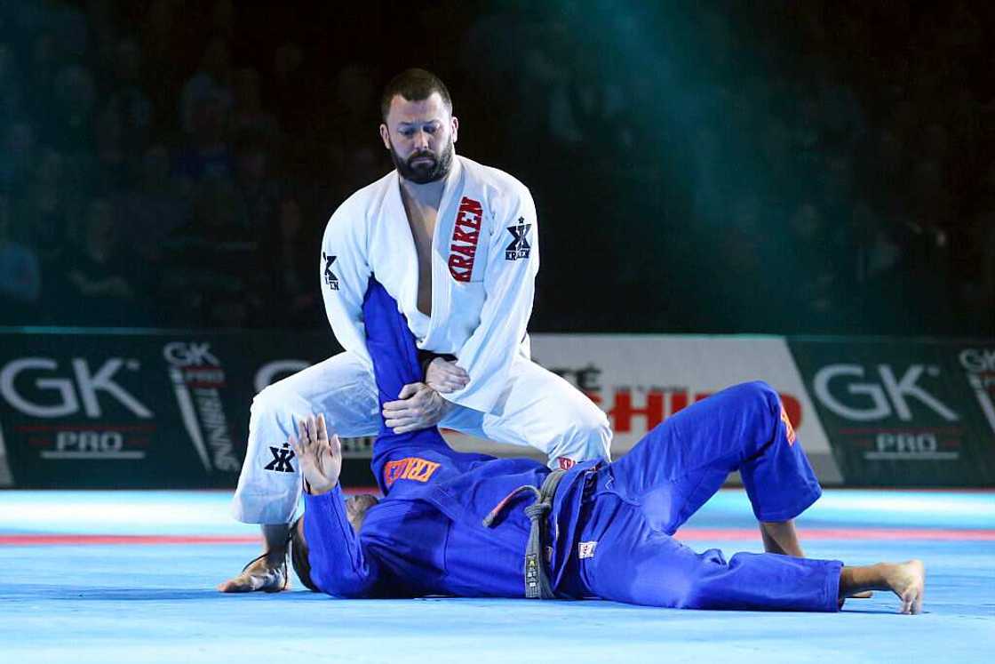 Jiu-jitsu japonais et jiu-jitsu brésilien, quelles différences? Jiu-jitsu japonais et jiu-jitsu brésilien, quelles différences?