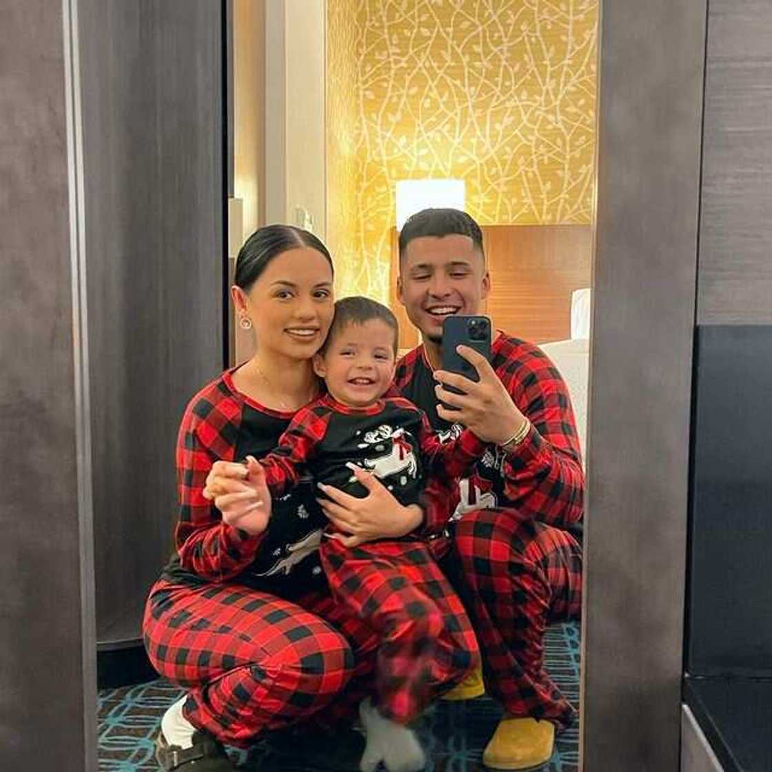 Les Do Makeup’s family Les Do Makeup’s family