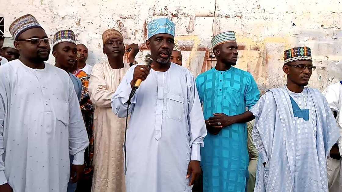 An ba da belin mawakin da ya sake wakar yabo da ba a tantance ba kan kudi N500,000 An ba da belin mawakin da ya sake wakar yabo da ba a tantance ba kan kudi N500,000