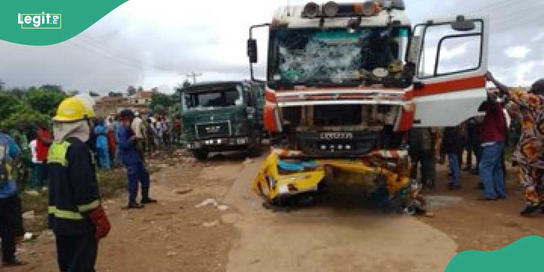 Multiple crashes kill several people in Ibadan Multiple crashes kill several people in Ibadan