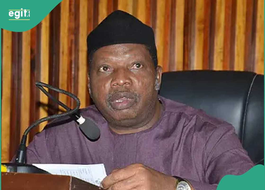 Mambobin Majalisar jihar APC sun tsige kakakin Majalisa Mambobin Majalisar jihar APC sun tsige kakakin Majalisa