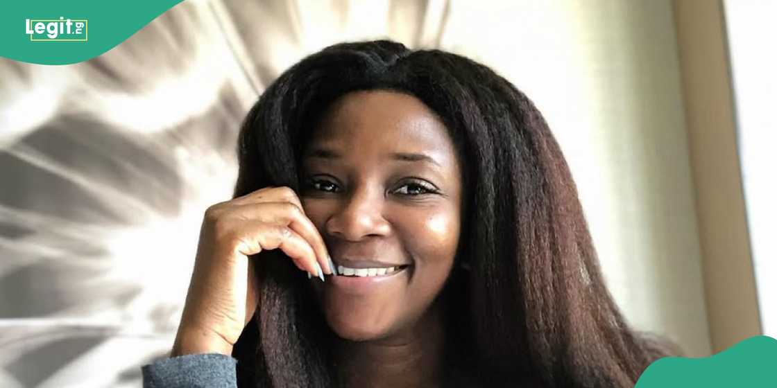 Fans admire Genevieve's new look in viral video. Fans admire Genevieve's new look in viral video.