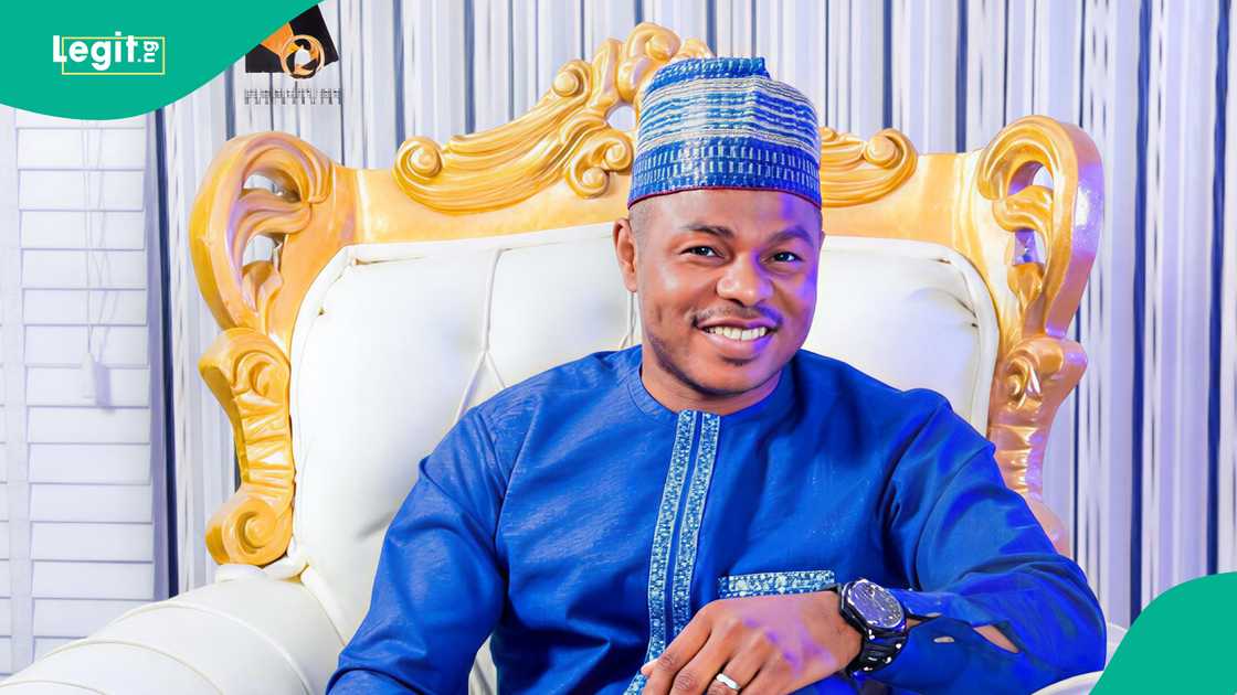 Yinka Ayefele speaks with his triplets about his accident many years ago