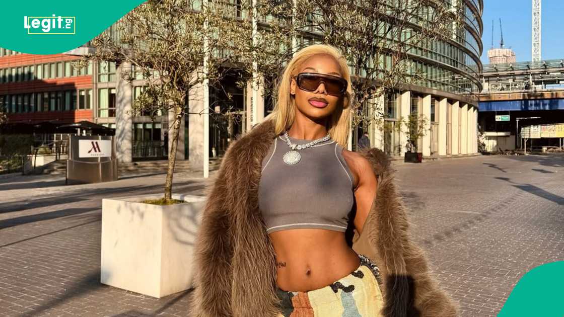 Celebrities support Tacha as she attempts to break a new Guinness World Record. Celebrities support Tacha as she attempts to break a new Guinness World Record.