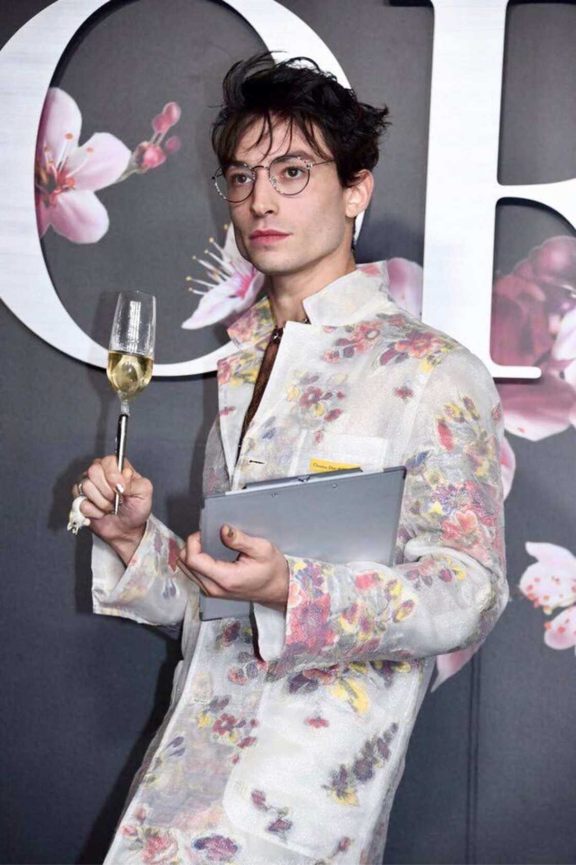 is Ezra Miller gay? is Ezra Miller gay?