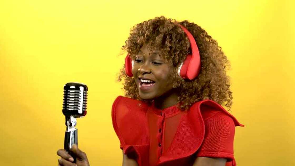 Beginning singer Beginning singer