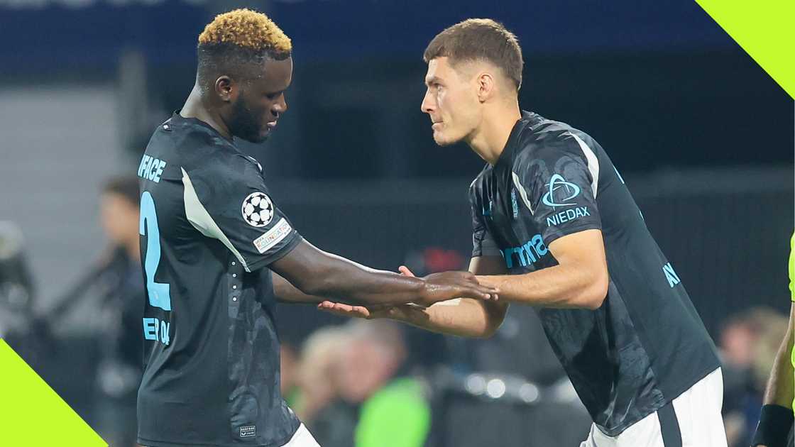 Victor Boniface, Patrick Schick, Bayer Leverkusen, Feyenoord, Stadion Feijenoord, Netherlands, UEFA Champions League. Victor Boniface, Patrick Schick, Bayer Leverkusen, Feyenoord, Stadion Feijenoord, Netherlands, UEFA Champions League.