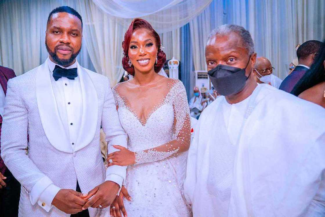 Lovely Photos as Jonathan, wife meet Osinbajo at wedding of ex-Governor Gbenga Daniel's daughter Lovely Photos as Jonathan, wife meet Osinbajo at wedding of ex-Governor Gbenga Daniel's daughter
