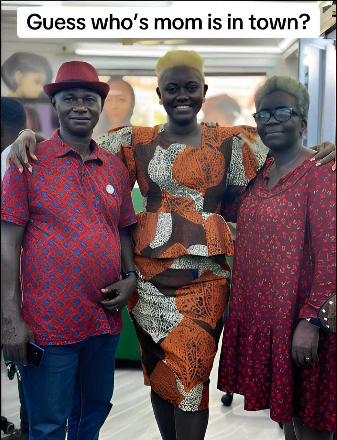 Afua Sing-A-Thon: Ghanaian lady flaunts beautiful parents, rocks same hairstyle as US-based Mom