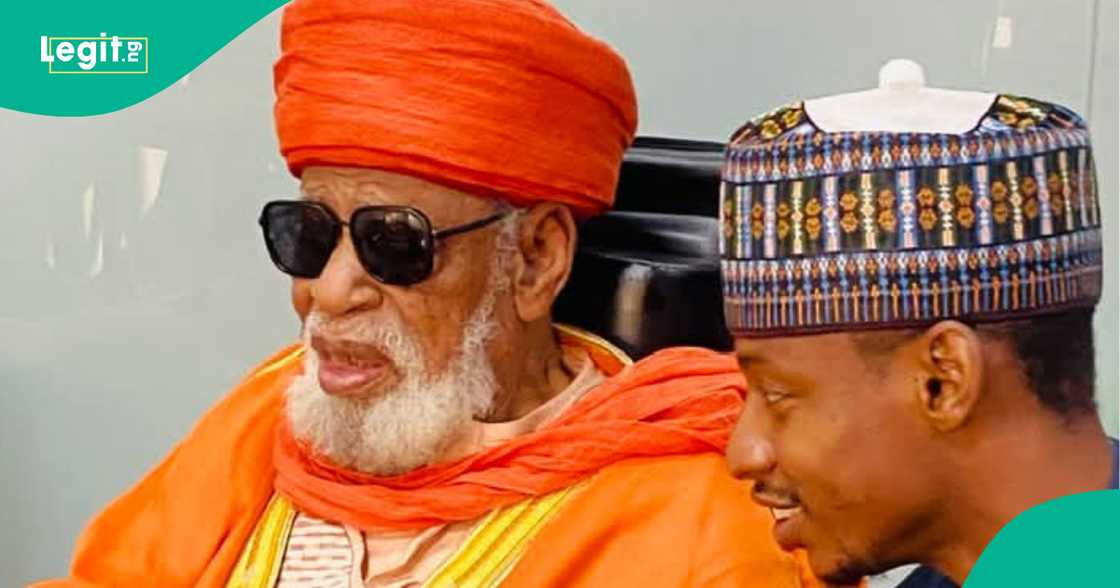 Sheikh Bala Lau ya yi wa Dahiru Bauchi addu'a Sheikh Bala Lau ya yi wa Dahiru Bauchi addu'a