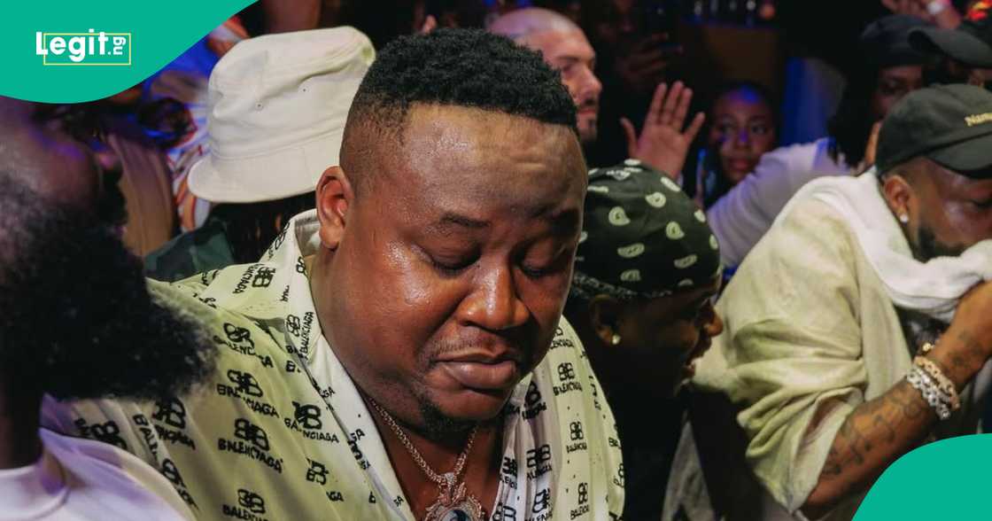 Cubana CP gets dragged online by Hellen Ati. Cubana CP gets dragged online by Hellen Ati.