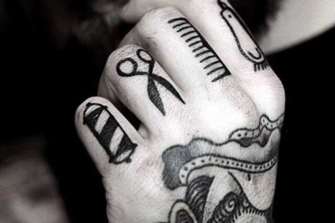 girly classy finger tattoos girly classy finger tattoos