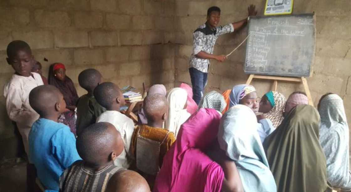 Nigerian who teaches over 400kids in a village in kaduna pro bono