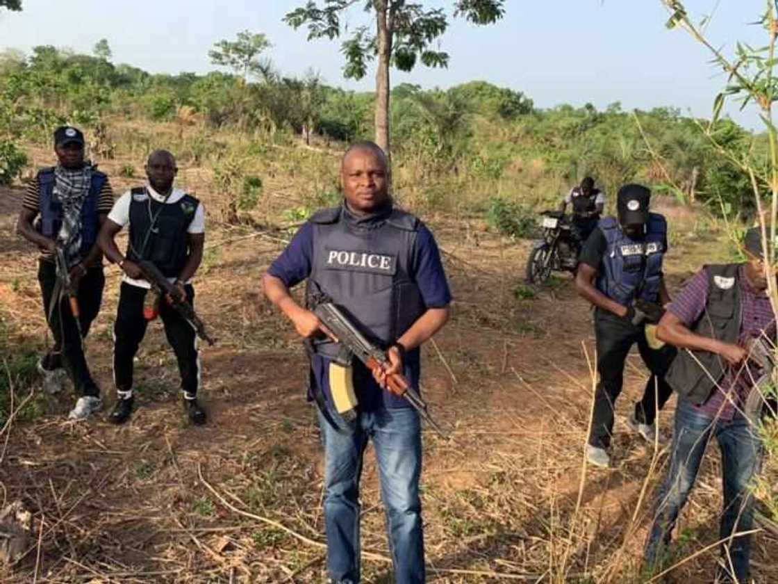 Abba Kyari da tawagarsa Abba Kyari da tawagarsa