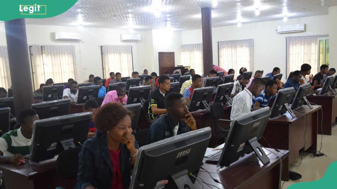 UNIBEN students using computers