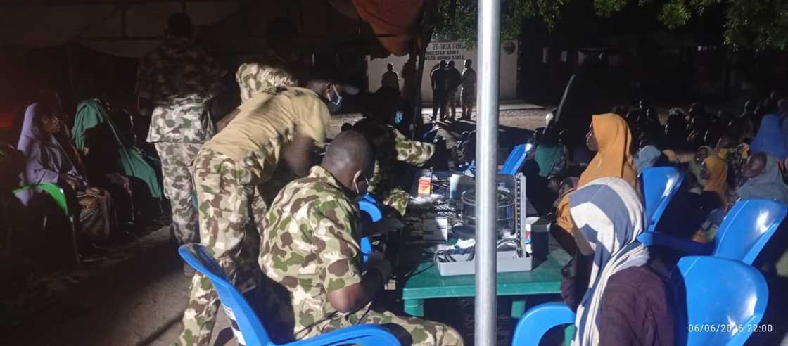 Sojoji sun ceto mutane a Borno Sojoji sun ceto mutane a Borno