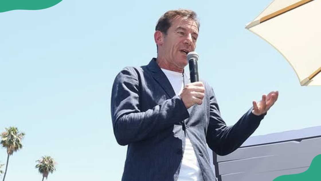 Jason Isaacs addresses an audience Jason Isaacs addresses an audience