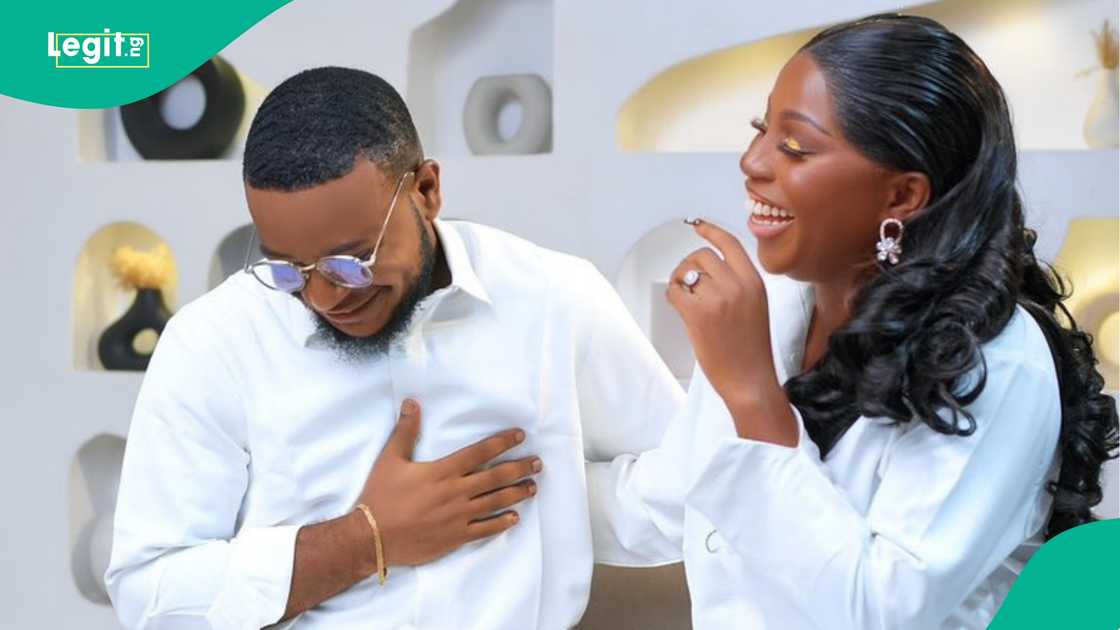 Lady announces upcoming wedding with her best friend 1 year after consoling him over break-up. Lady announces upcoming wedding with her best friend 1 year after consoling him over break-up.
