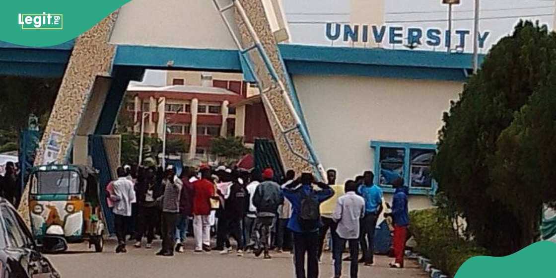 UNIJOS students protest against hike in school fee UNIJOS students protest against hike in school fee