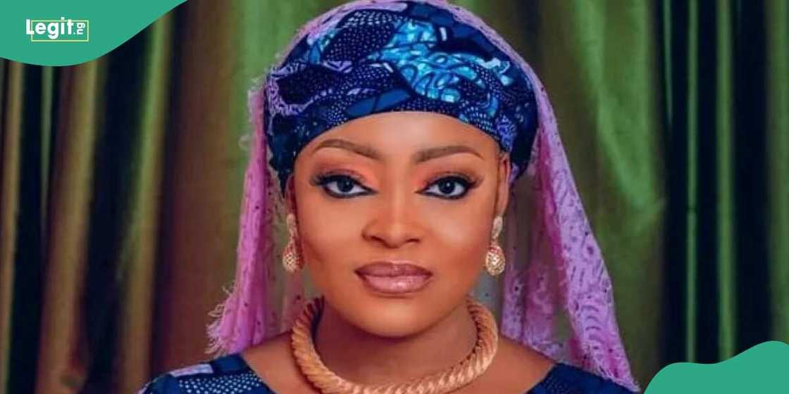 Khadija ta ba da hakuri Khadija ta ba da hakuri