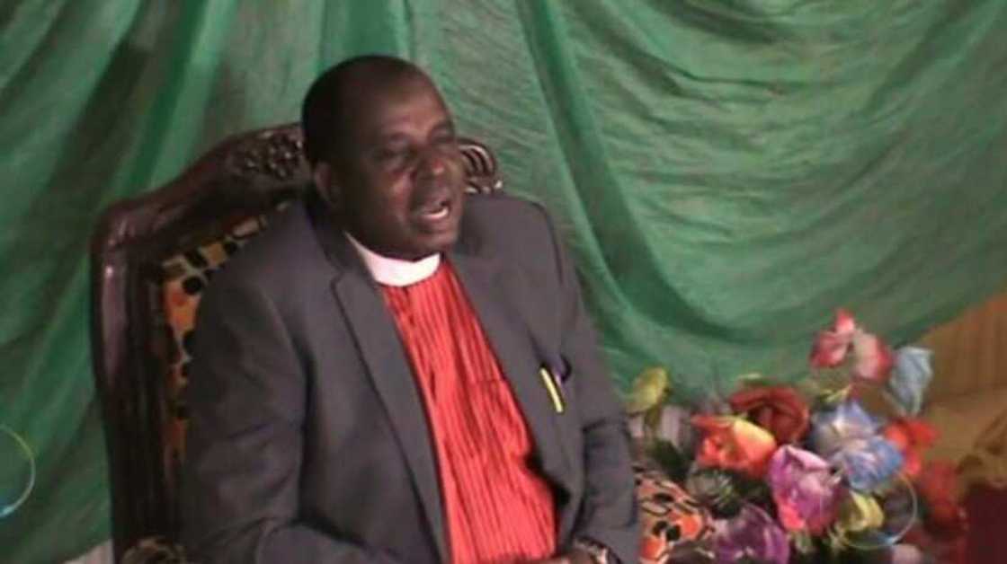 Henry Ojo ya magantu kan 'yan takara na gari Henry Ojo ya magantu kan 'yan takara na gari