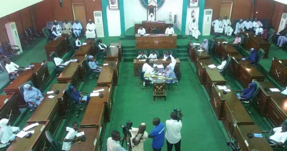 Siyasar 2019 a Yobe ta dauki dumi - Ali Zanna, na ukku a jihar yayi murabus Siyasar 2019 a Yobe ta dauki dumi - Ali Zanna, na ukku a jihar yayi murabus