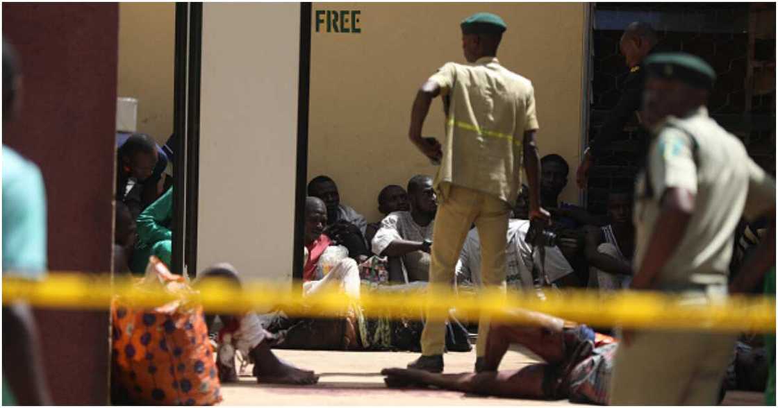 Federal government, prison inmates Federal government, prison inmates