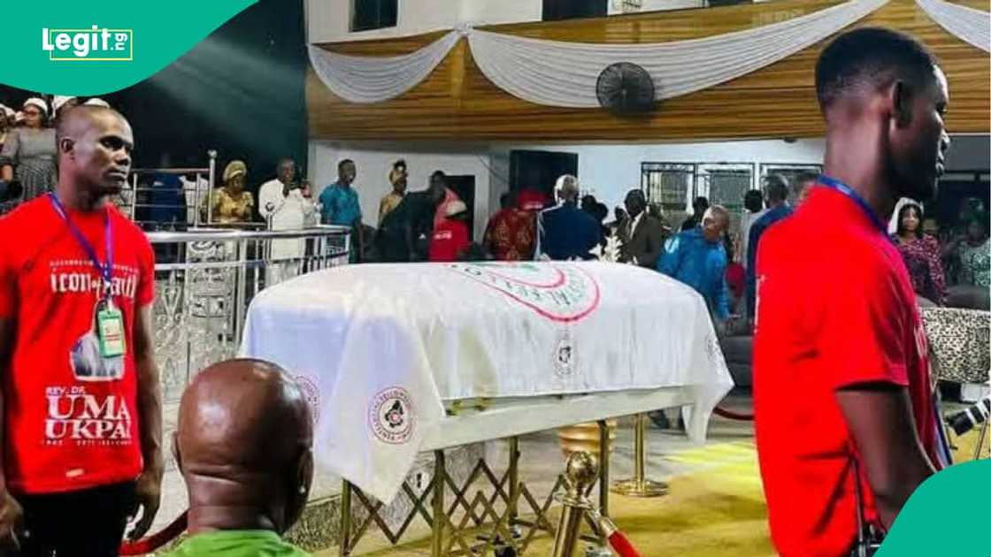 Uma Ukpai: Nigerian man breaks down seeing evangelist’s casket in Uyo