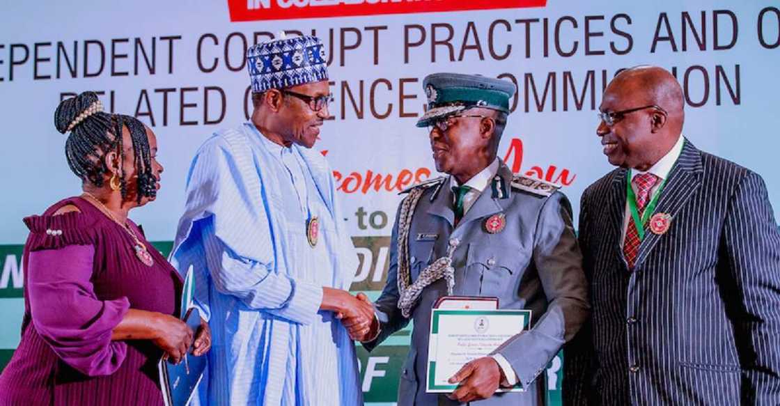 An sallami jami’in kwastan da ya ki karbar rashawar miliyan N180 An sallami jami’in kwastan da ya ki karbar rashawar miliyan N180