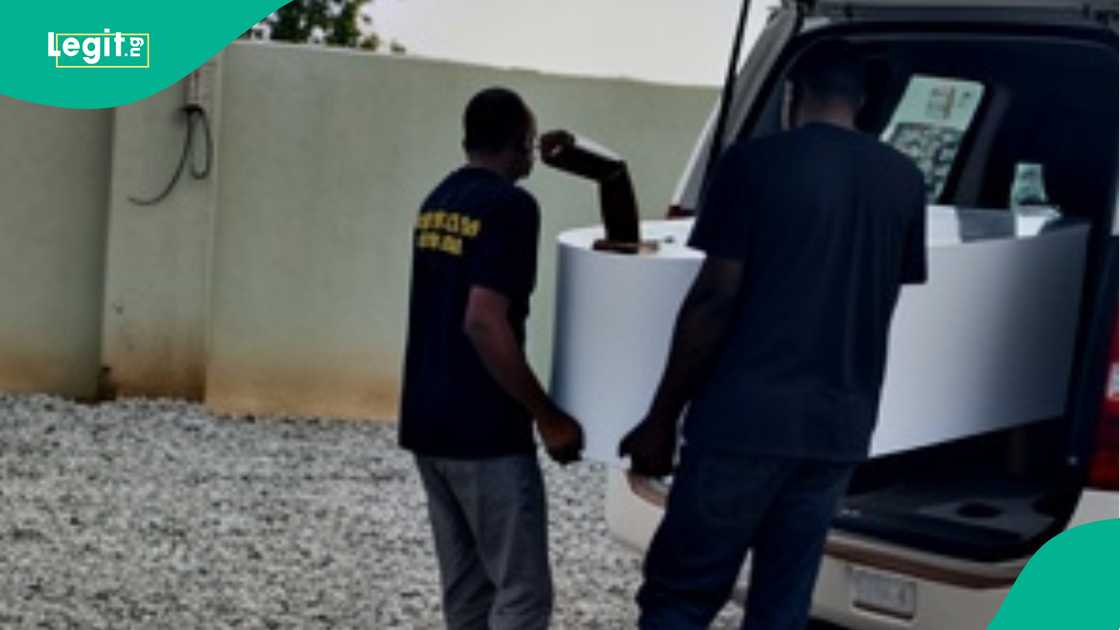 Female mortician shares why they knock before entering room where the dead are kept Female mortician shares why they knock before entering room where the dead are kept