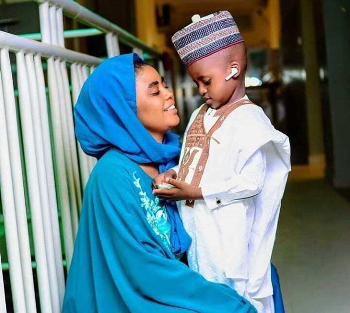 Jerin taurarin Kannywood 5 da suka shahara bayan mutuwar aurensu Jerin taurarin Kannywood 5 da suka shahara bayan mutuwar aurensu