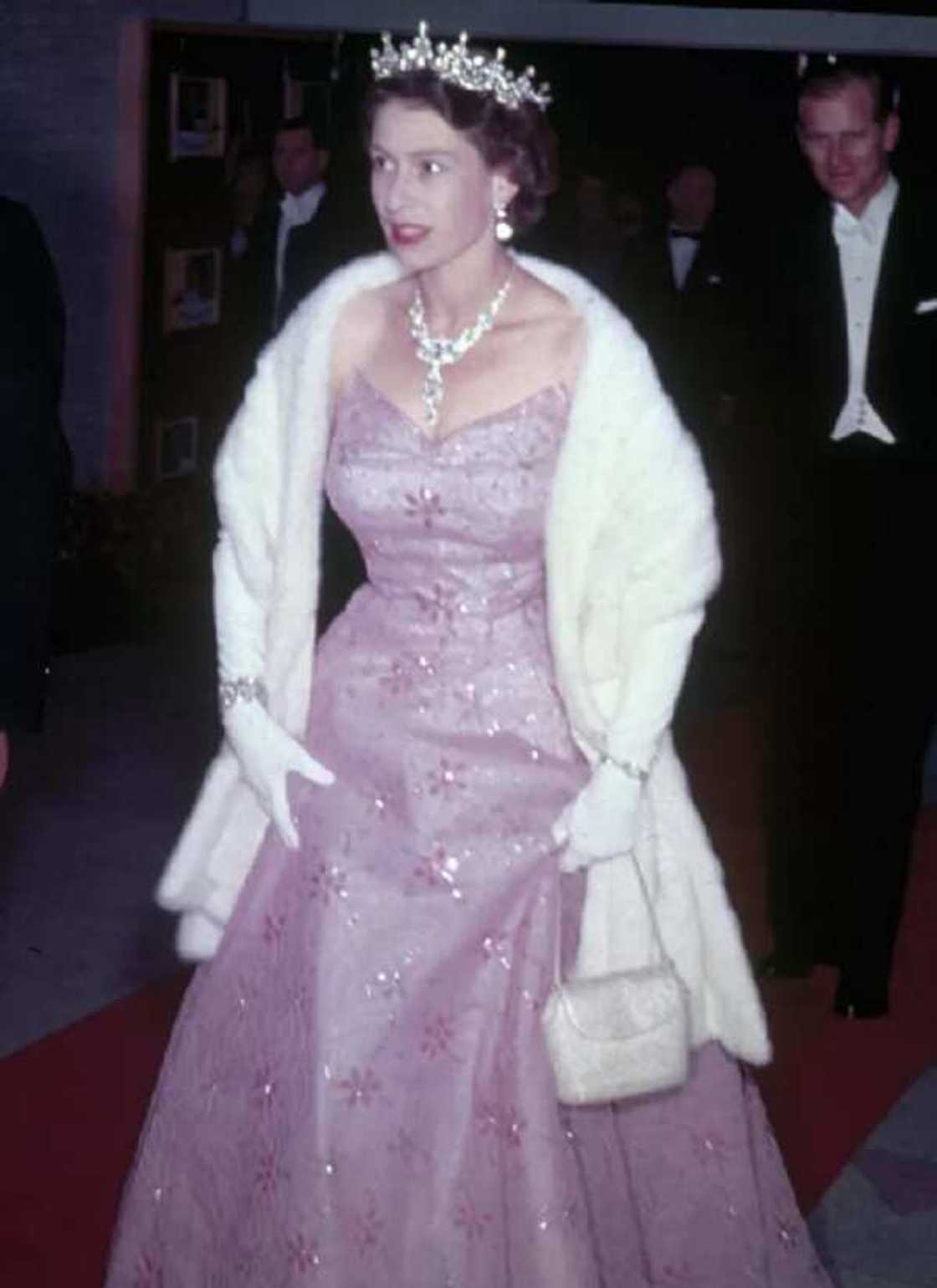 Photos of Queen Elizabeth. Photos of Queen Elizabeth.