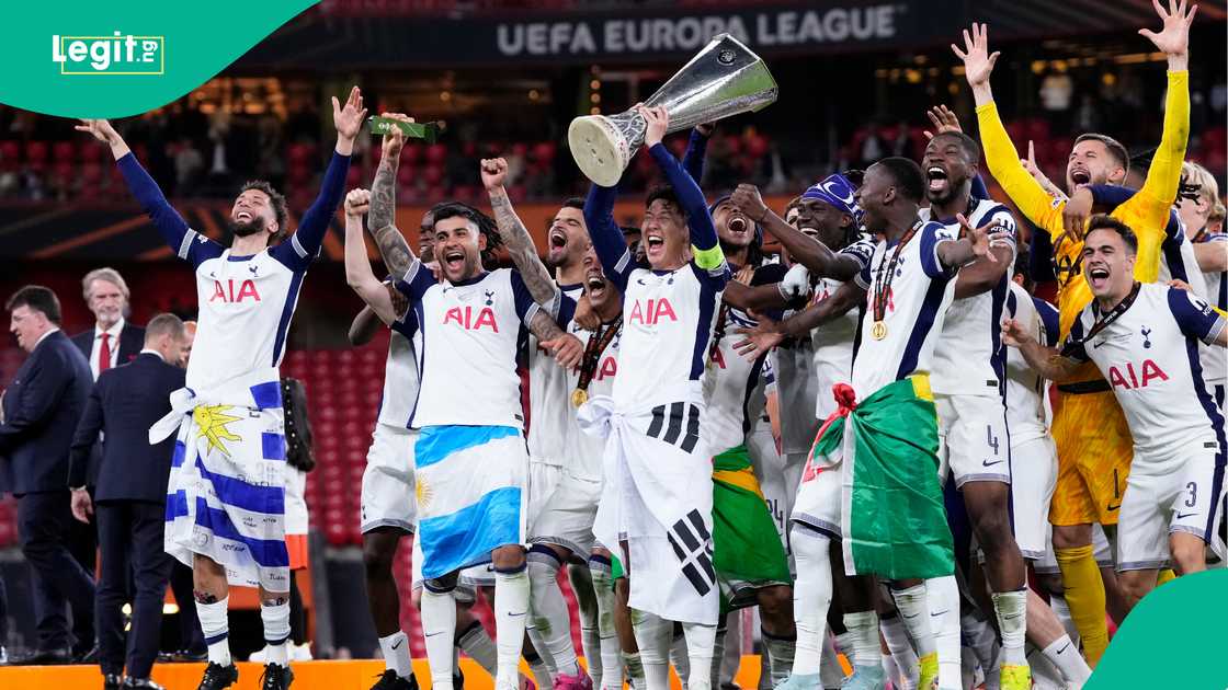 Rodrigo Bentacur, Cristian Romero, Heung-min Son, Pape Matar Sarr, Tottenham, Manchester United, San Mames, Bilbao, UEFA Europa League. Rodrigo Bentacur, Cristian Romero, Heung-min Son, Pape Matar Sarr, Tottenham, Manchester United, San Mames, Bilbao, UEFA Europa League.
