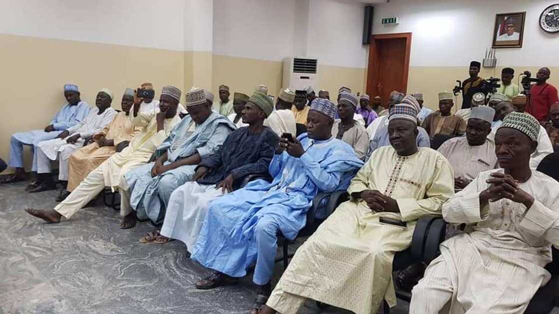 Shugabannin CUPP 50 sun ziyarci Ganduje domin taya sa murnar cin zabe (hotuna) Shugabannin CUPP 50 sun ziyarci Ganduje domin taya sa murnar cin zabe (hotuna)