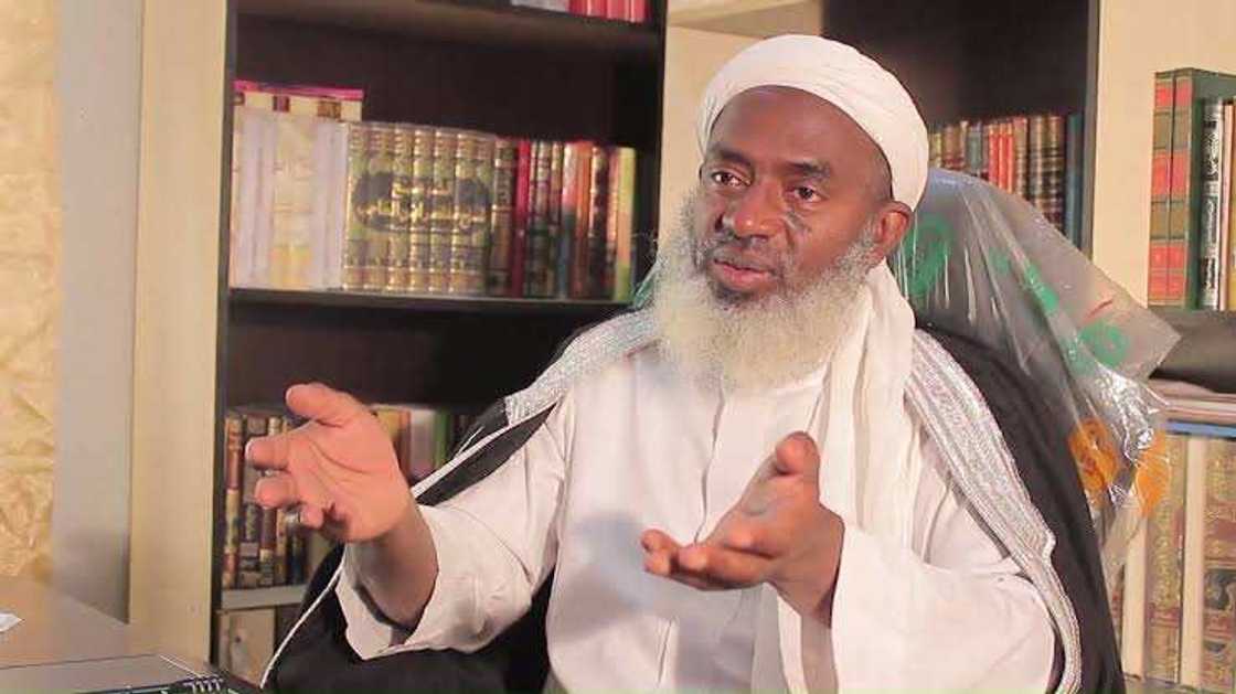 Just In: Fire Guts Controversial Islamic Scholar, Sheikh Gumi’s Kaduna Residence Just In: Fire Guts Controversial Islamic Scholar, Sheikh Gumi’s Kaduna Residence