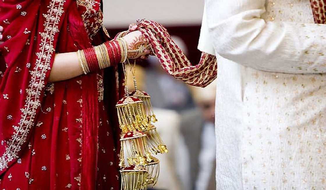 Miji ya kashe kansa saboda matarsa ta ki bari ya kusance ta watanni 22 bayan daura aure Miji ya kashe kansa saboda matarsa ta ki bari ya kusance ta watanni 22 bayan daura aure