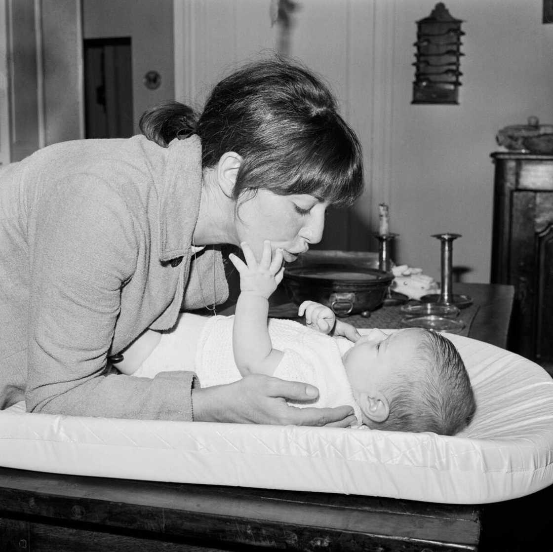 Anne-Marie Peysson avec son fils Jean-Pierre, 1966 Anne-Marie Peysson avec son fils Jean-Pierre, 1966
