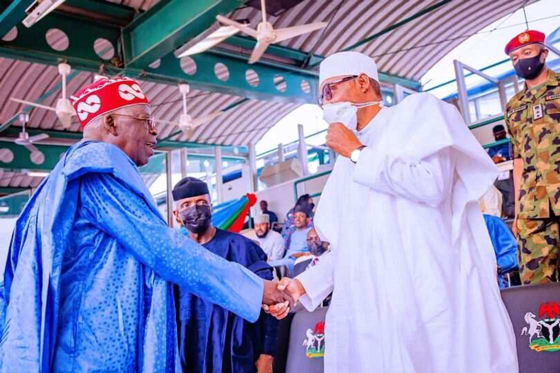 Shugaba Buhari tare da Tinubu.