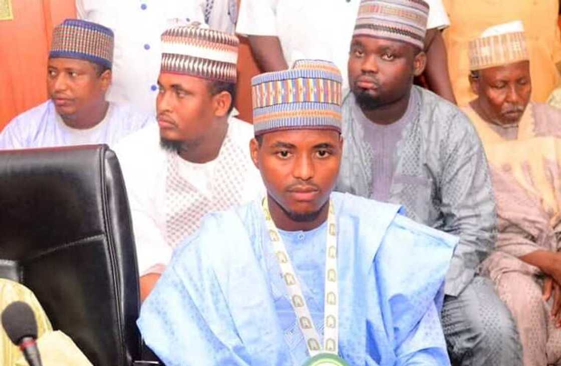 Gwamna Zulum ya bawa matashin da ya lashe gasar Alqur'ani kyautar N5m, sabuwar mota da sauransu Gwamna Zulum ya bawa matashin da ya lashe gasar Alqur'ani kyautar N5m, sabuwar mota da sauransu