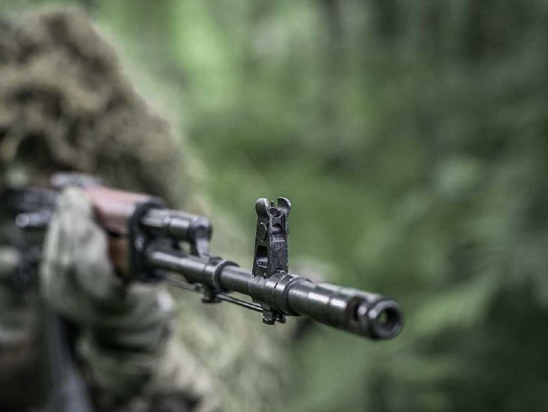 'Yan bindiga sun sheke 'yan sanda 3 a Abia, sun yi awon gaba da bindigogi 'Yan bindiga sun sheke 'yan sanda 3 a Abia, sun yi awon gaba da bindigogi