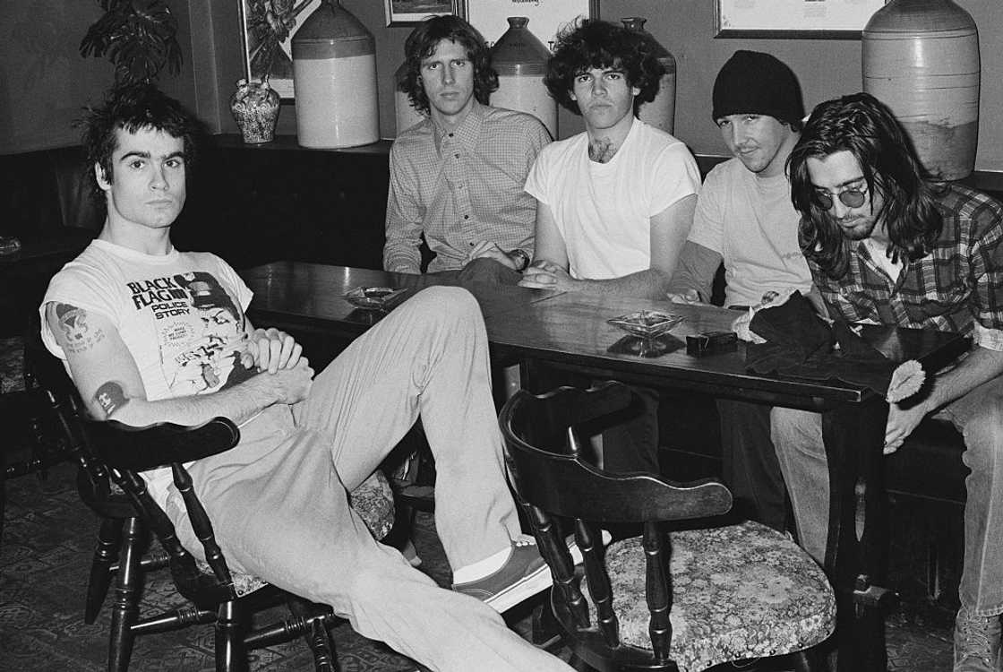 From L-R Henry Rollins, Greg Ginn, Bill Stevenson, Chuck Dukowski, and Dez Cadena From L-R Henry Rollins, Greg Ginn, Bill Stevenson, Chuck Dukowski, and Dez Cadena