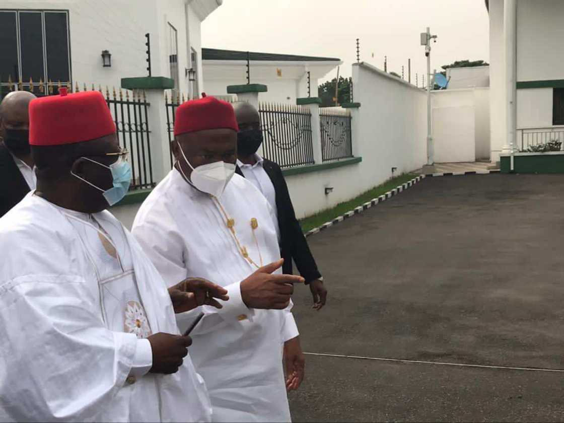 Governor Umahi Imposes Curfew, Approves Deployment of 600 Soldiers as Communal Clash Turns Bloody Governor Umahi Imposes Curfew, Approves Deployment of 600 Soldiers as Communal Clash Turns Bloody