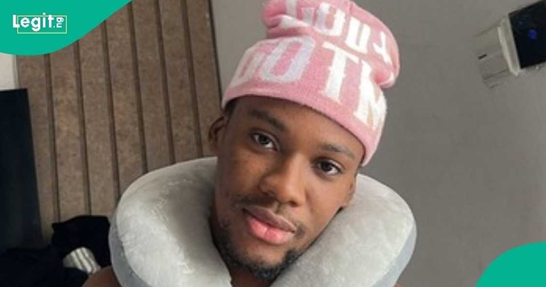 Man resigns from job after female boss made an embarrassing comment. Man resigns from job after female boss made an embarrassing comment.