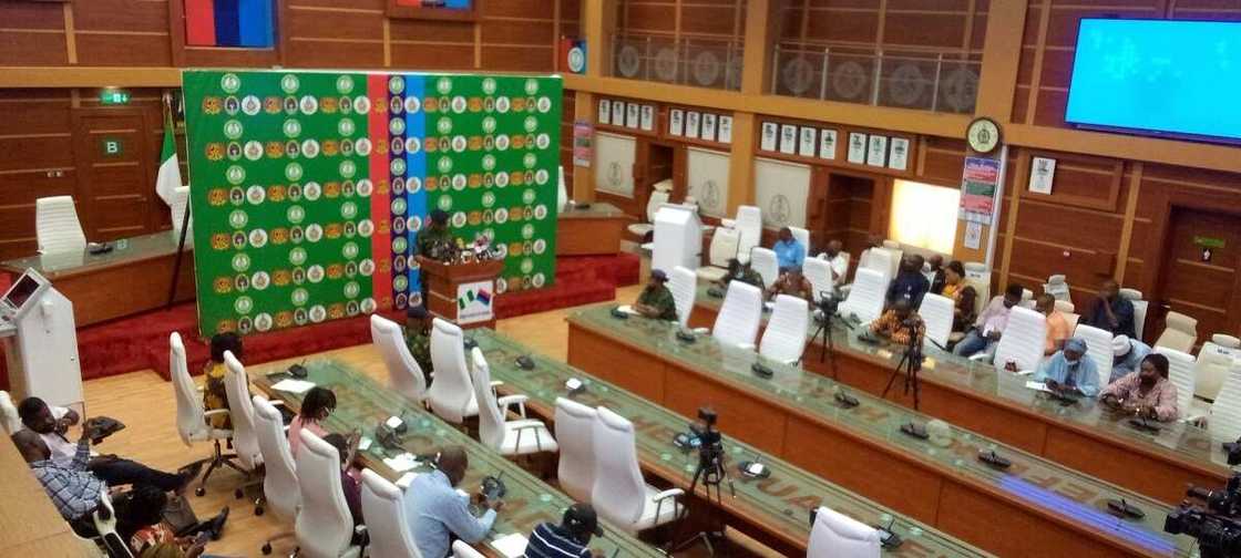 'Yan Ta'adda 192 Ciki Har da Yara Sun Mika Wuya Cikin Makonni 2, Hedkwatar Tsaro 'Yan Ta'adda 192 Ciki Har da Yara Sun Mika Wuya Cikin Makonni 2, Hedkwatar Tsaro