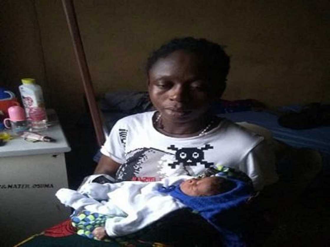 Magidanci ya gudu ya bar matarsa da ‘yan uku da ta haifa saboda kudin asibiti Magidanci ya gudu ya bar matarsa da ‘yan uku da ta haifa saboda kudin asibiti