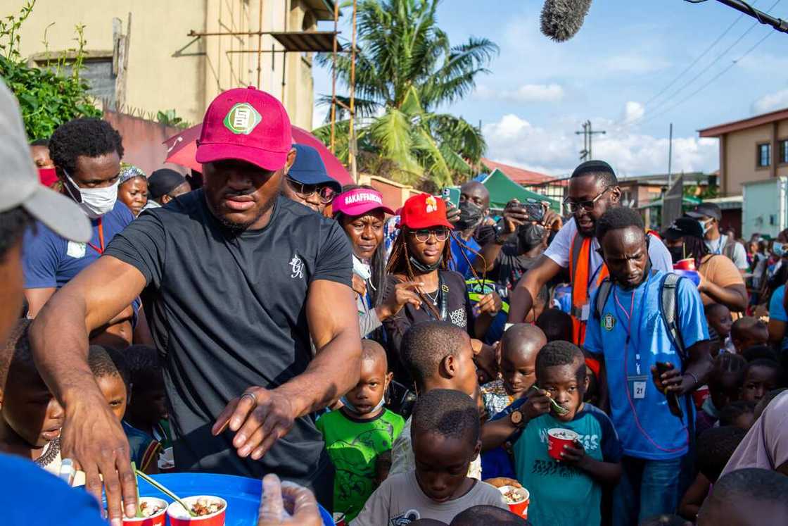 UFC Champion Kamaru Usman Feeds 1000 Nigerian Children As He Gives Back to the Society (Photos) UFC Champion Kamaru Usman Feeds 1000 Nigerian Children As He Gives Back to the Society (Photos)