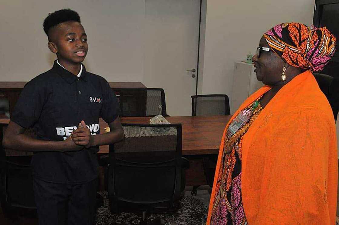 Bawan Turawan Ingila: Joshua Beckford, yaro dan baiwa ya isa jihar Kaduba (Hotuna) Bawan Turawan Ingila: Joshua Beckford, yaro dan baiwa ya isa jihar Kaduba (Hotuna)