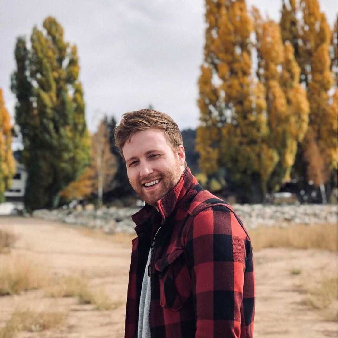 How old is Andrew Siwicki? How old is Andrew Siwicki?