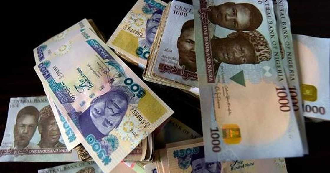 Man discloses his variable monthly earnings.